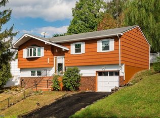 9 Stafford Dr, Wanaque, NJ