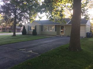 1419 Selleck St, Crete, IL 60417