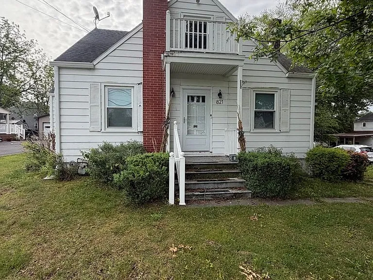 821 Lorane Rd — Photo 1