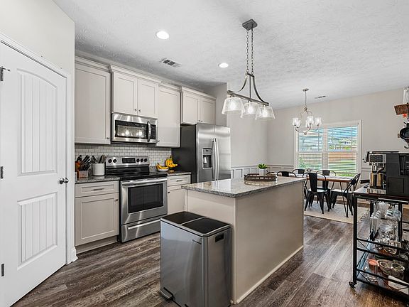 5th image of 9718 Hollow Pine Dr