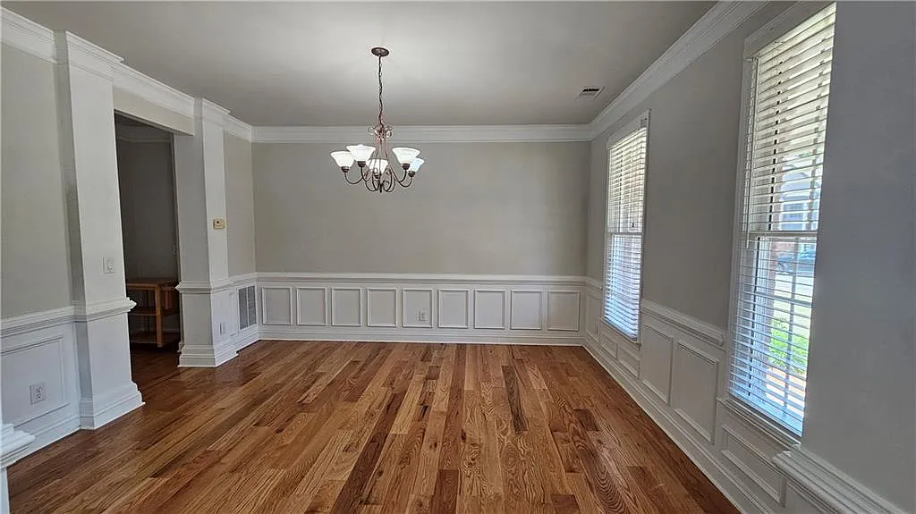 5 bed, 3.0 bath, 3995 sqft, $3,800 — Photo 3