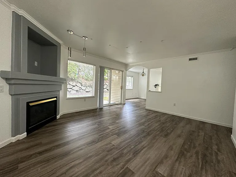 25235 SE Klahanie Blvd #N103 — Photo 2