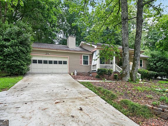 2nd image of 8198 Rockbridge Rd