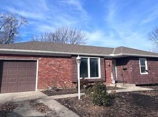 504 E Brier Dr, Olathe, KS 66061