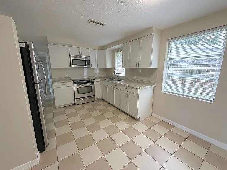 6606 Jackson St — Photo 9