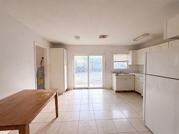 4th image of 1636 SE ARAPAHO AVENUE