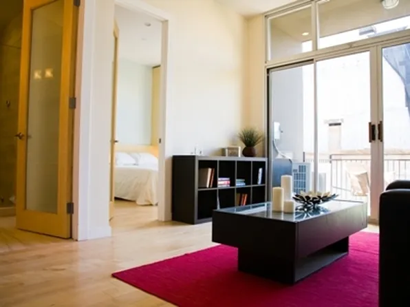 121 Kingsland Avenue image 1 of 6