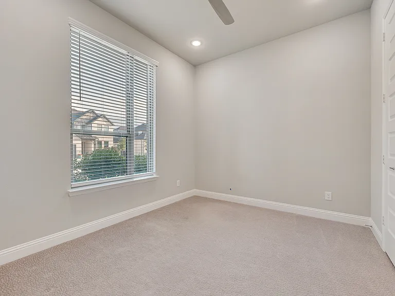 846 Tillman Dr — Photo 12