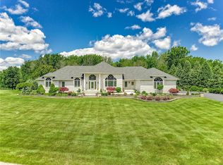 31 Stablegate Dr, Webster, NY 14580