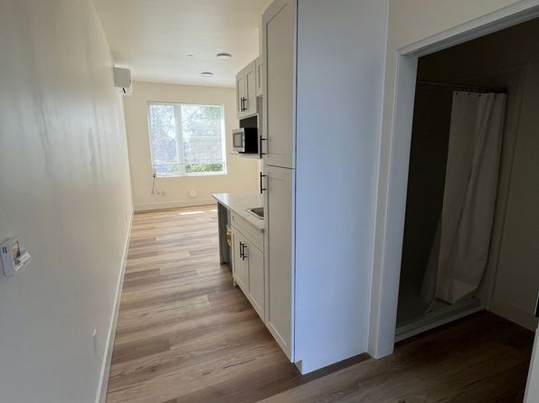 2435 San Pablo Ave #208