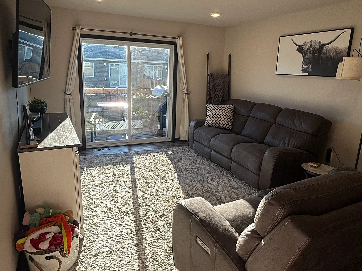 3 bed, 2080 sqft, $2,000 — Photo 3