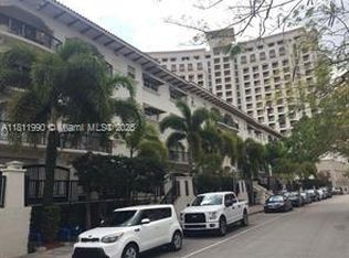 50 Alhambra Cir APT 405, Coral Gables, FL 33134