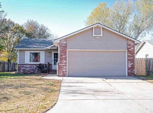 11821 W Bella Vista Ct, Wichita, KS 67212