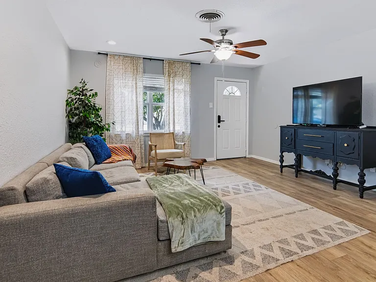 8005 Lazy Lane Rd — Photo 6