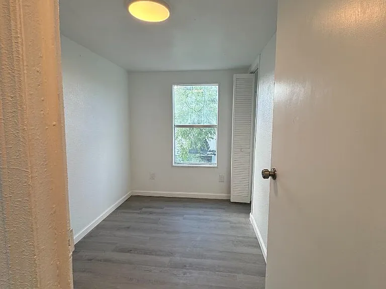 Unit Photo