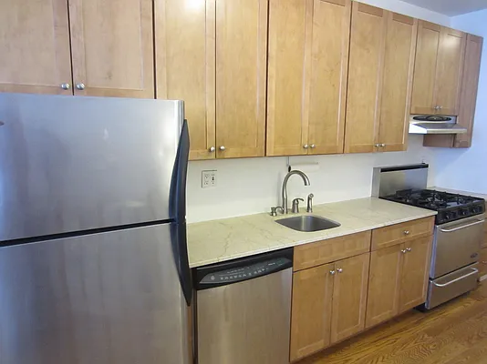 Rented by Link NY Realty | media 2