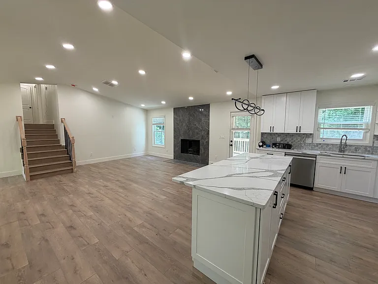 3090 Alberta Dr — Photo 5