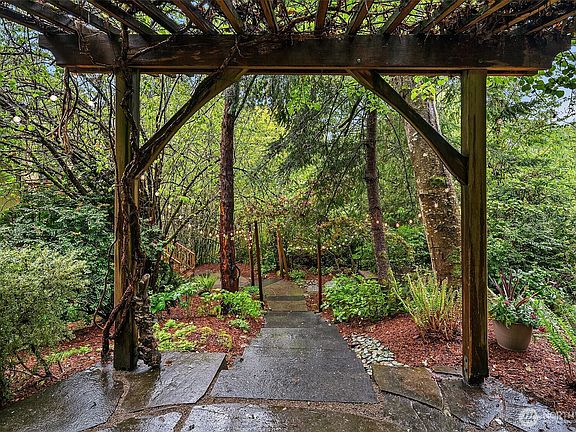 3rd image of 29821 131st Avenue SW