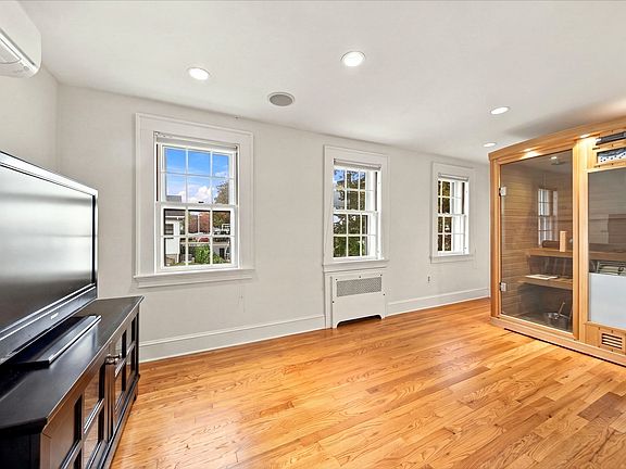 4th image of 53 Statler Rd