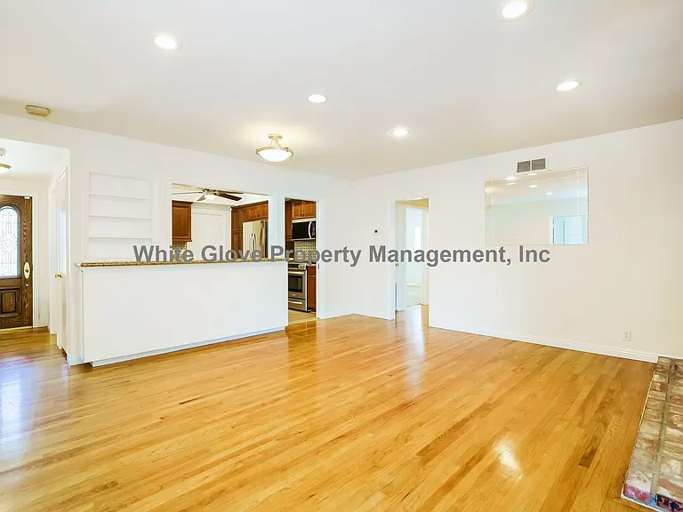 1636 W Maxzim Ave — Photo 4