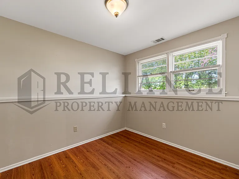 1440 N Community Dr — Photo 17