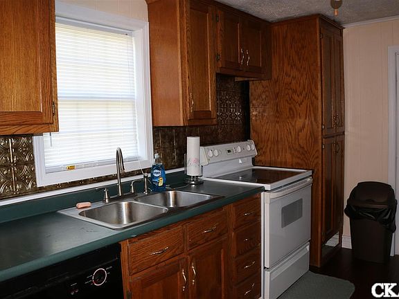 4th image of 211 Whitley Ave