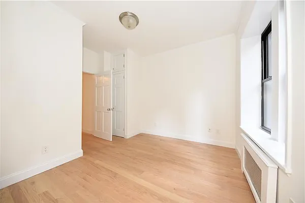 Rented by Buchbinder & Warren | media 7