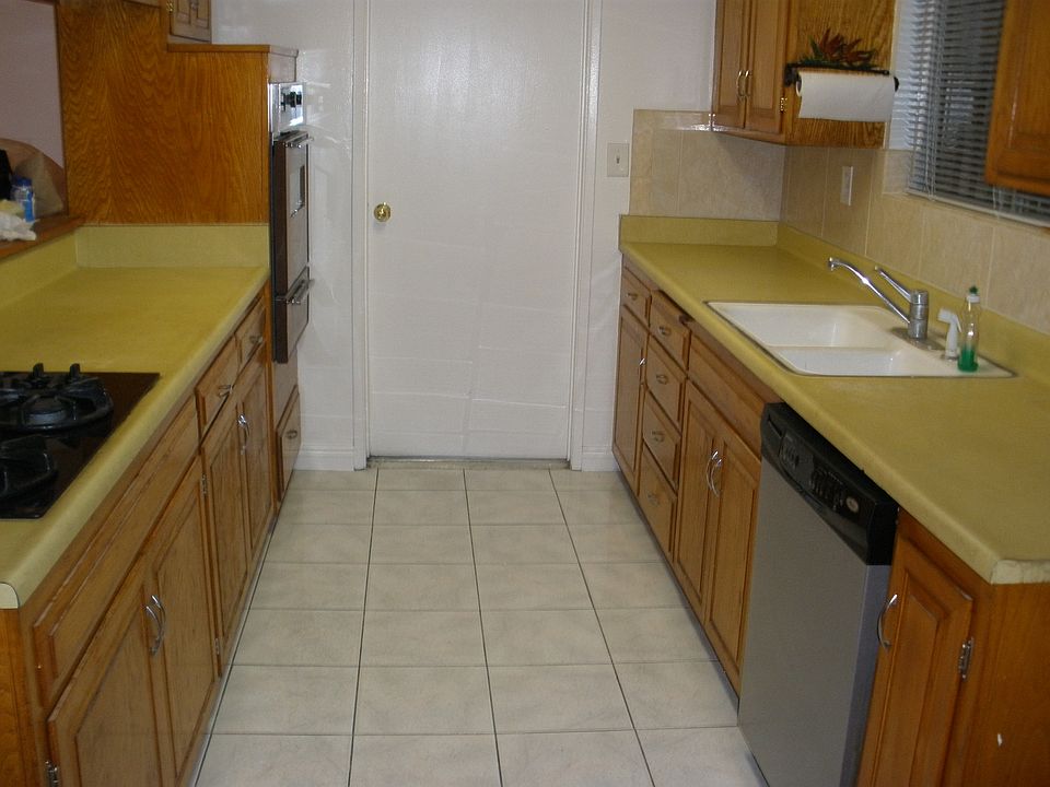 2nd image of 1209 Cascade St