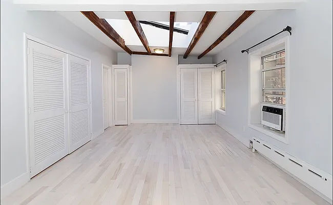 Rented by Voro New York | media 25