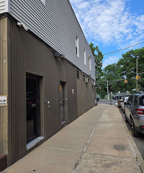 2nd image of 6746 80th St