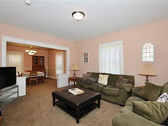 4th image of 1211 Comer Ave