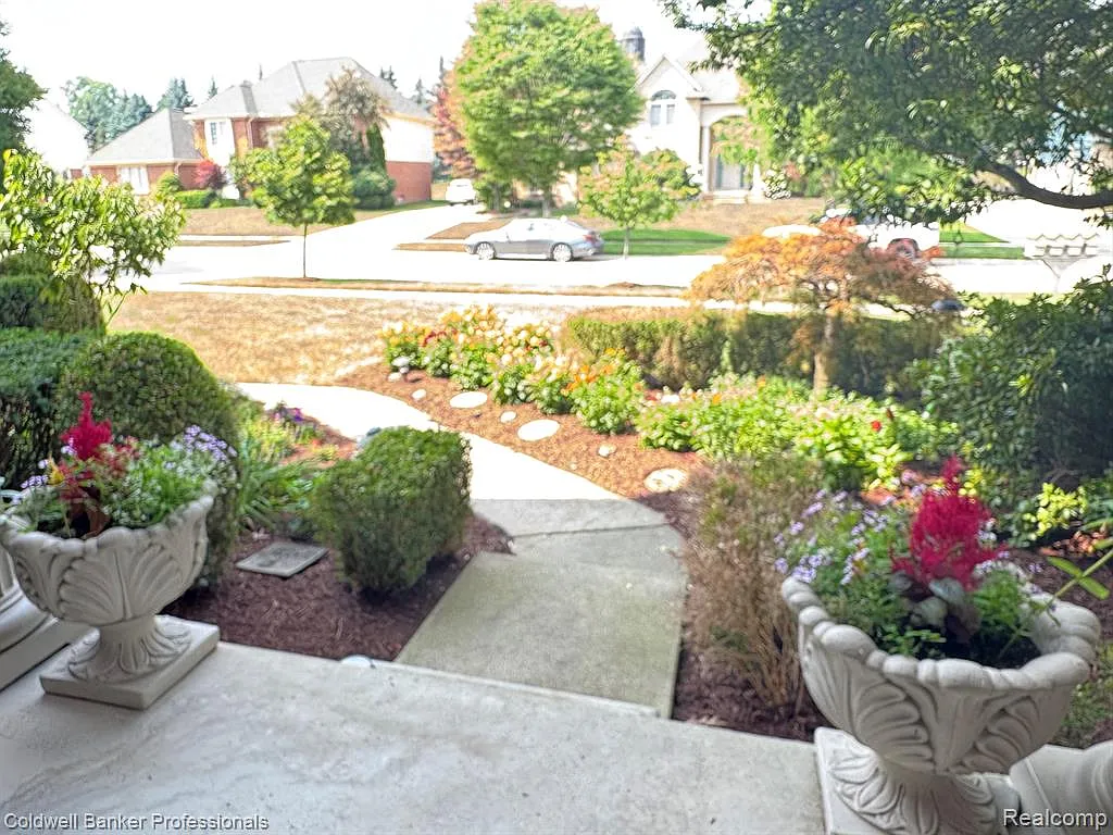 4 bed, 3.5 bath, 3141 sqft, $4,500 — Photo 4