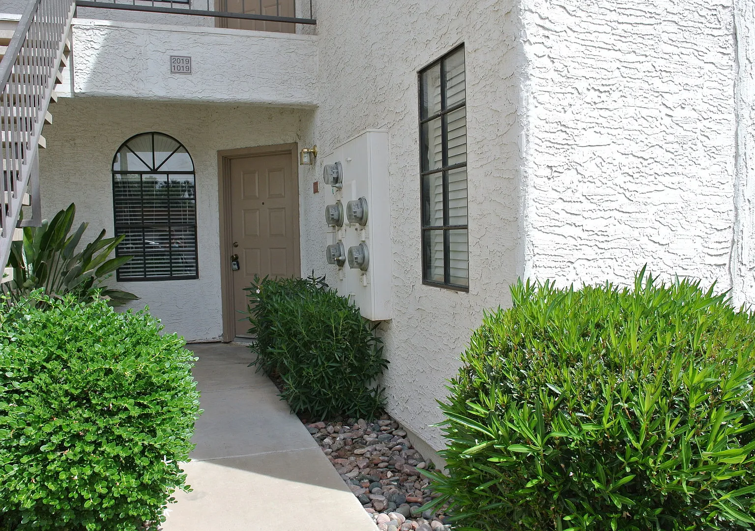 Really Cute Condo Available for Immediate Move-In — Photo 1