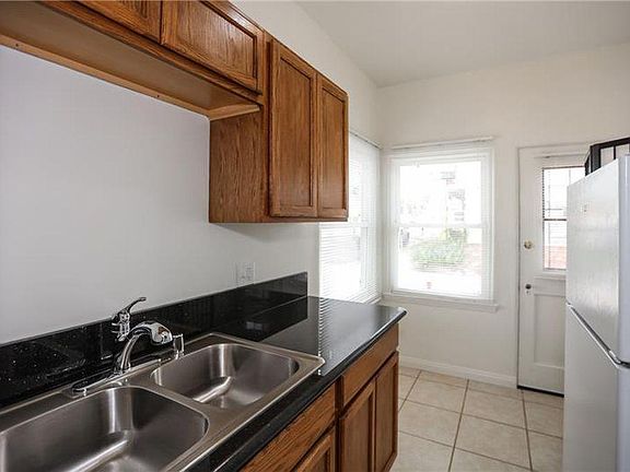 4th image of 2620 Santa Monica Blvd APT 4
