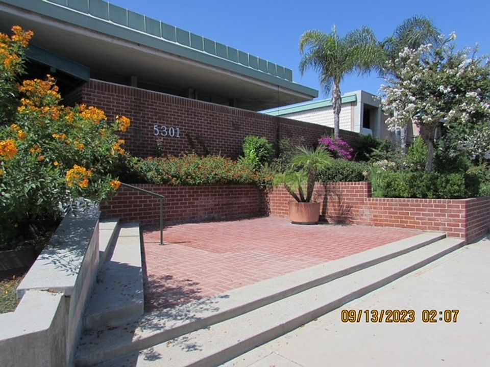 1st image of 5301 Balboa Blvd #5