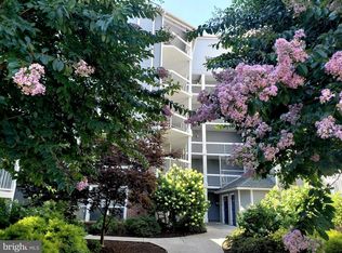 3178 Summit Square Dr UNIT 3-B7, Oakton, VA 22124