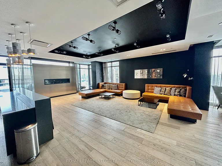 255 Bay St #910 — Photo 22