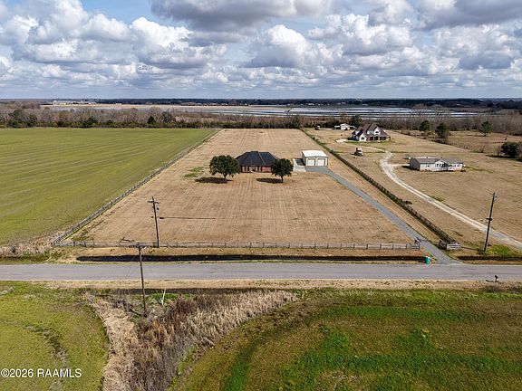 2nd image of 326 Durousseau Rd