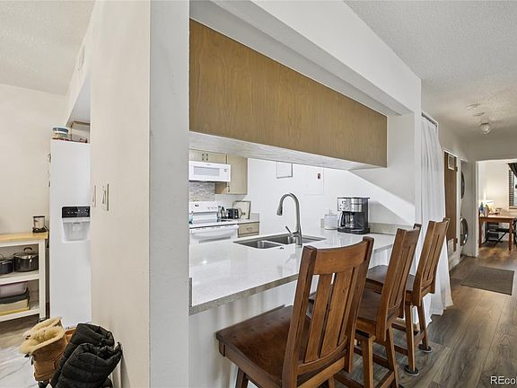 5th image of 6388 Oak Court #205
