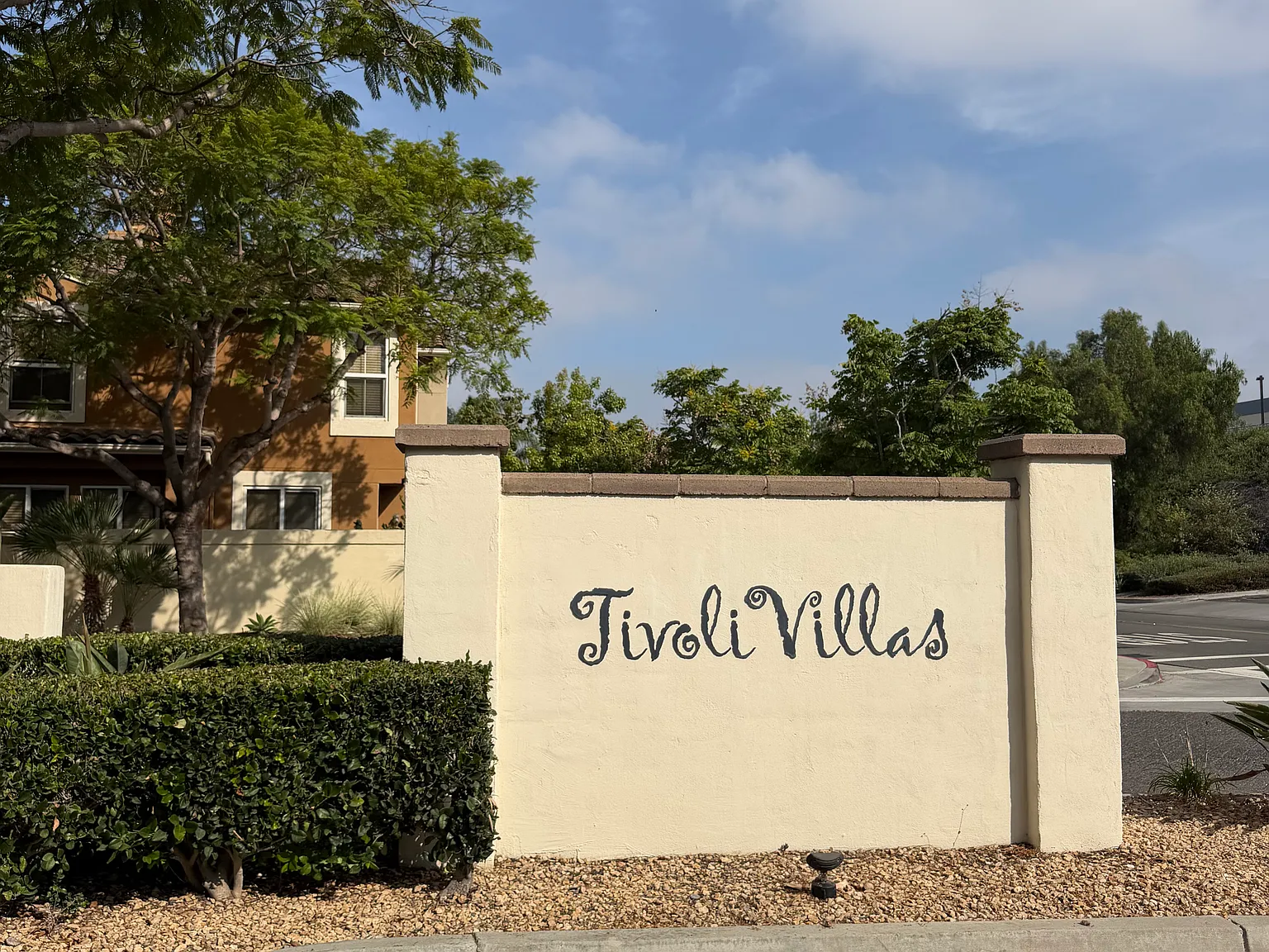 2 bed, 2.5 bath, 1194 sqft, $2,900 — Photo 2