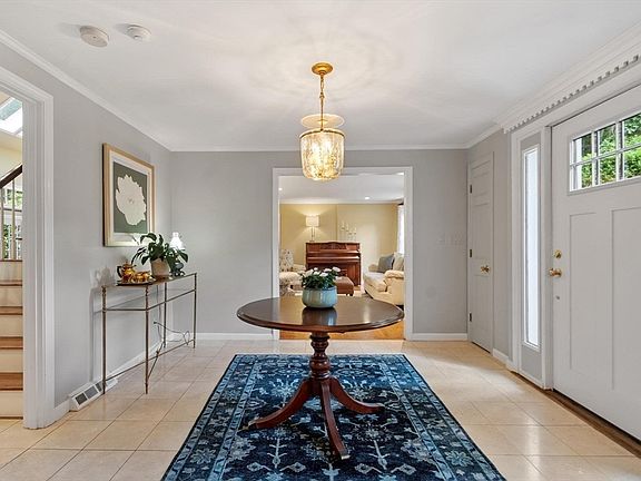 5th image of 9 Ladyslipper Ln