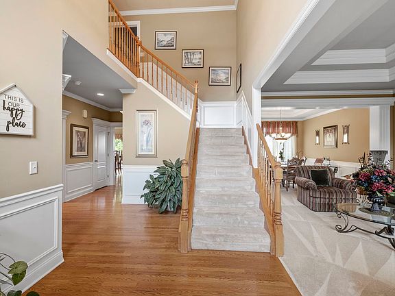 2nd image of 14147 Meadow Ln