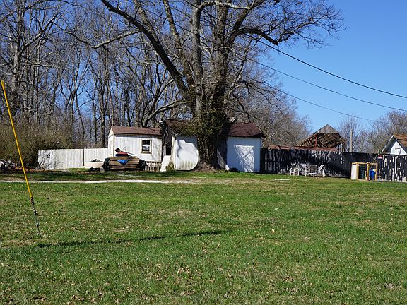 5th image of 2149 E 1st St