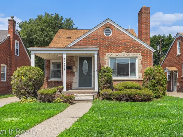 15549 Collinson Ave, Eastpointe, MI 48021