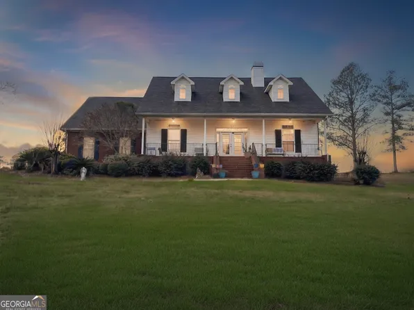 37 Oak Dr, Hawkinsville, GA 31036