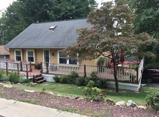 10 Deer Run Dr, High Bridge, NJ 08829