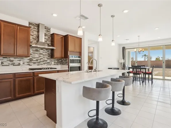 2255 Woodbluff Ave, North Las Vegas, NV 89086