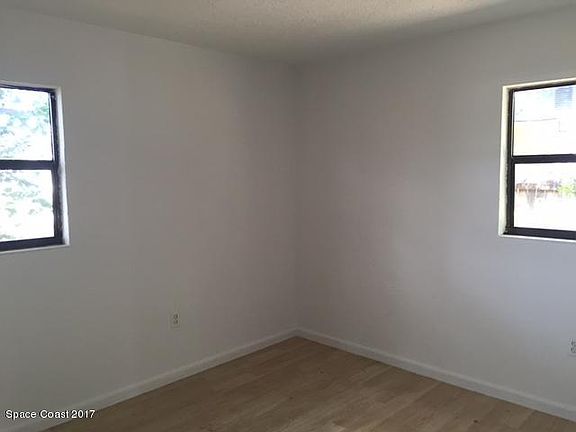 2nd image of 2529 Stratford Dr