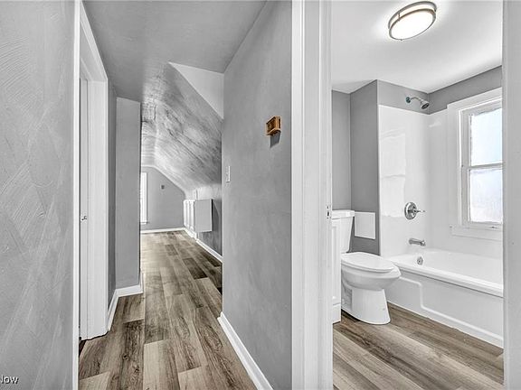 4th image of 754 Parkwood Dr #3