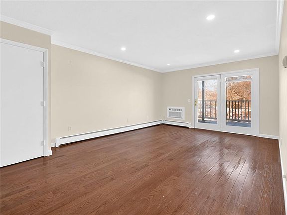 5th image of 4430 Post Rd APT 62E